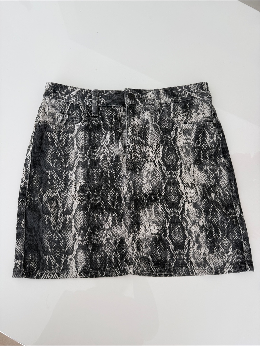 Zara Women’s Snake Print Mini Skirt - Black & Gray